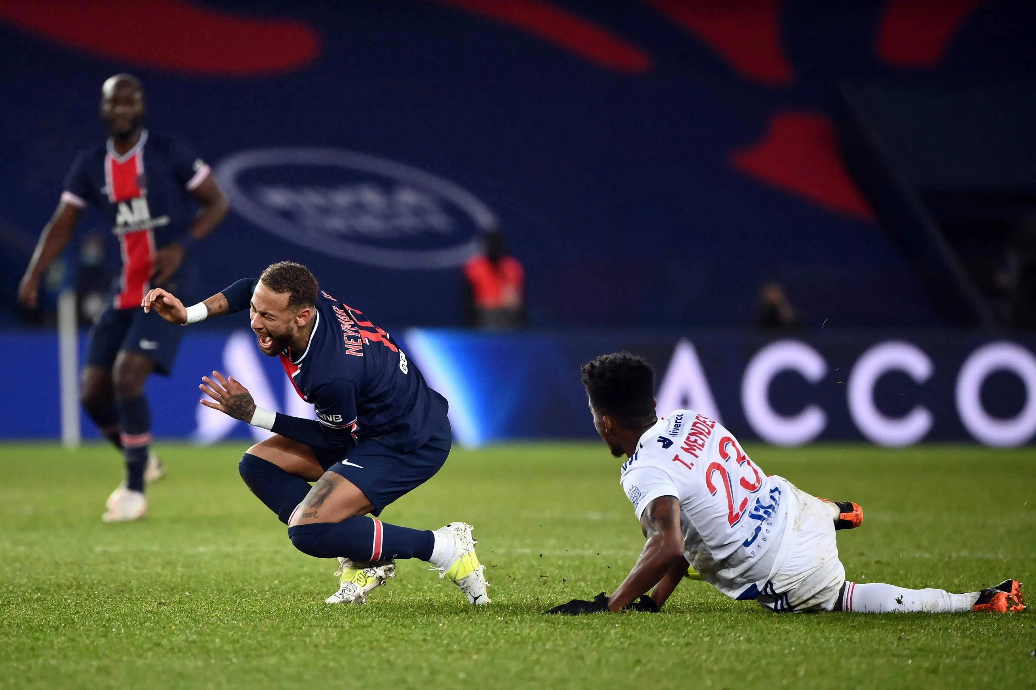 巴黎圣日耳曼小组赛全胜晋级欧冠强的简单介绍