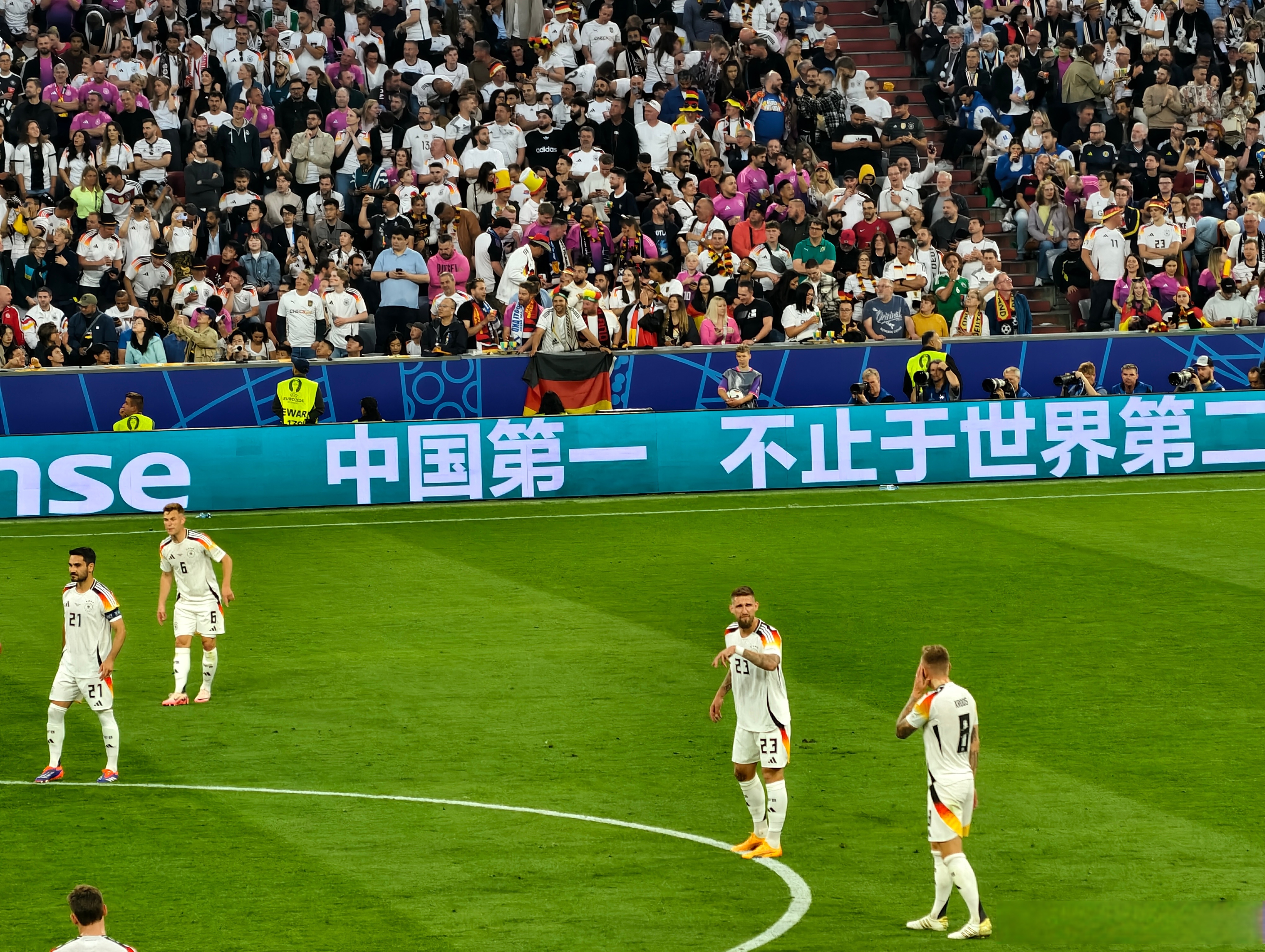 包含欧洲杯赛事精彩揭幕，各队展现决胜本领的词条