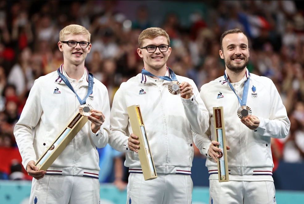 法国代表团勇夺金牌，称霸领域