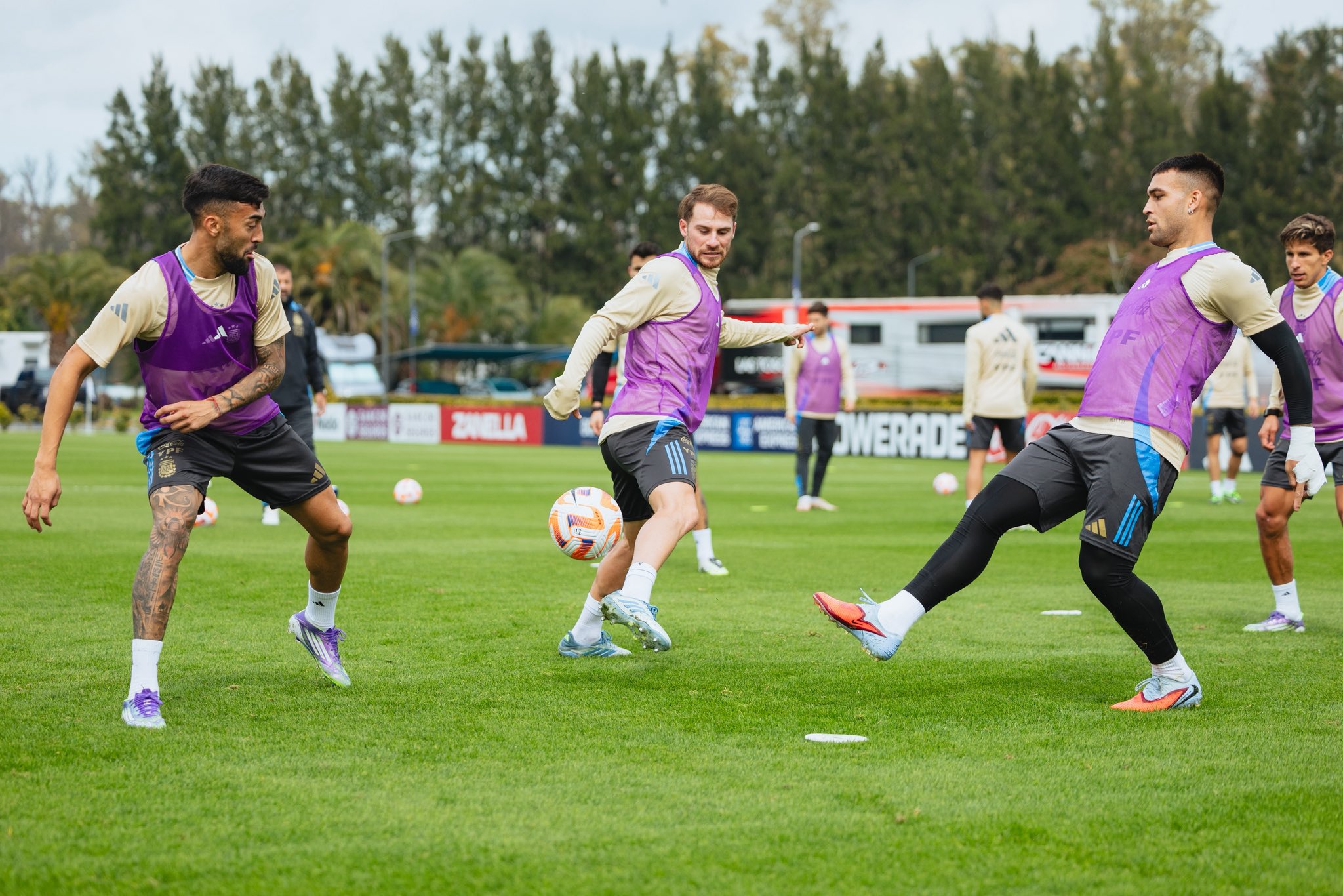 厄瓜多尔足球队晋级欧洲杯赛